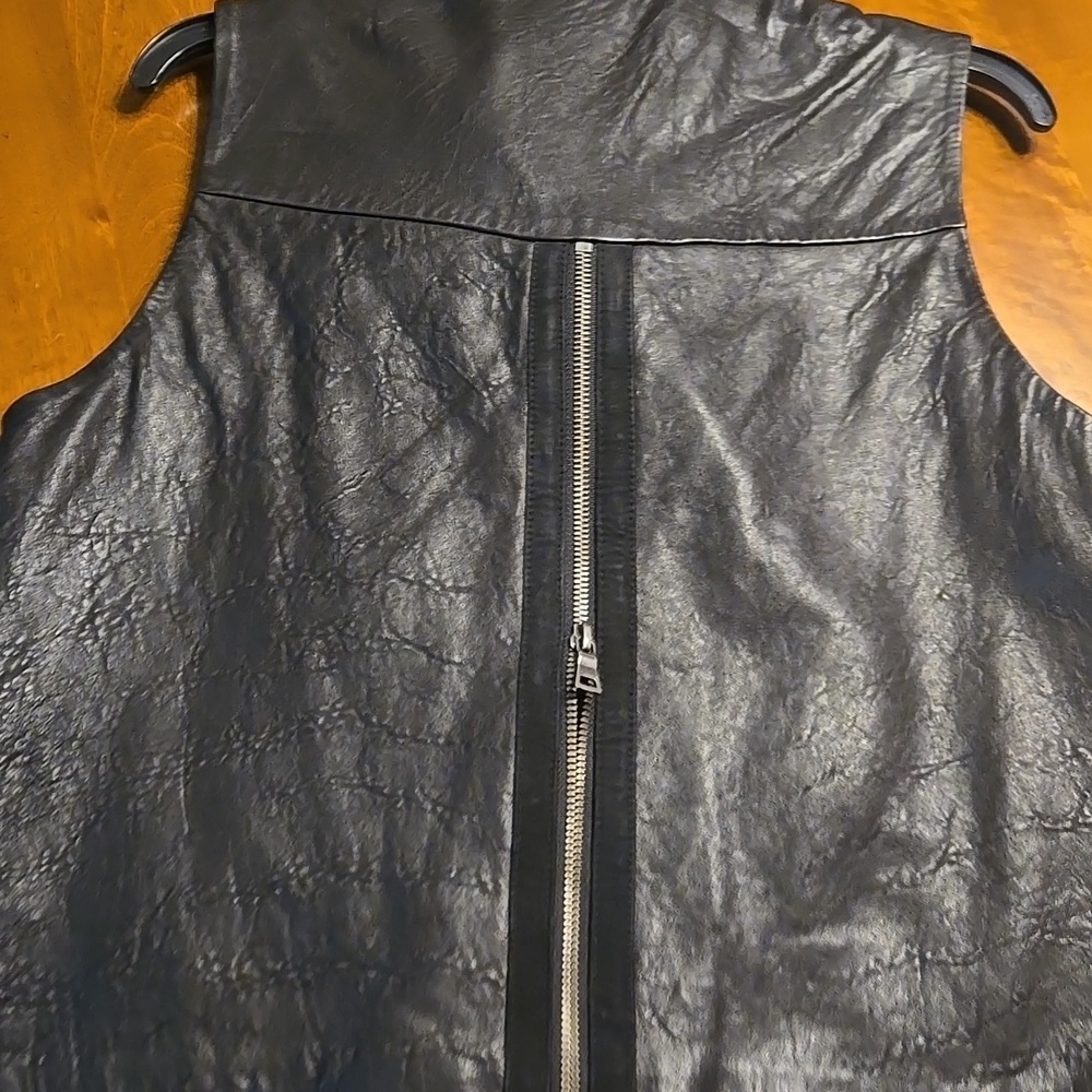 Black Leather Sleeveless Jacket/vest From Nordstrom By Vince Camuto - Picture 6 of 7
